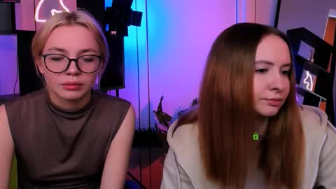 Snapshot of mila_glow chatting on November 2025 12:09:02 PM mila_glow online show from November 2025 12:09:02 PM