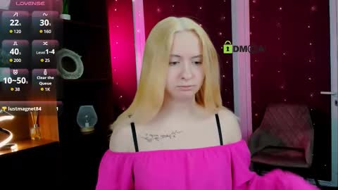 Snapshot of mila_glow chatting on December 2025 07:29:02 PM mila_glow online show from December 2025 07:29:02 PM