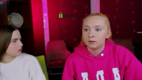 Snapshot of mila_glow chatting on December 2025 06:53:01 AM mila_glow online show from December 2025 06:53:01 AM