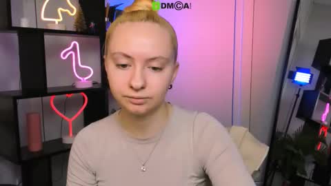 Snapshot of mila_glow chatting on December 2025 06:31:01 AM mila_glow online show from December 2025 06:31:01 AM