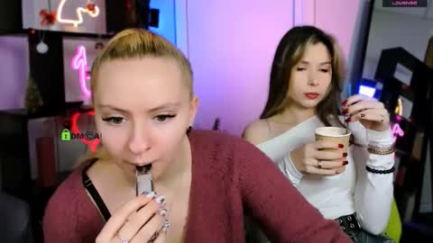 Snapshot of mila_glow chatting on January 2026 07:19:02 PM mila_glow online show from January 2026 07:19:02 PM