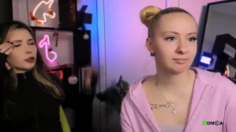 Snapshot of mila_glow chatting on January 2026 07:19:01 PM mila_glow online show from January 2026 07:19:01 PM