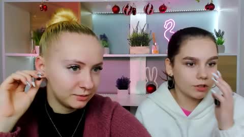 Snapshot of mila_glow chatting on January 2026 06:39:01 AM mila_glow online show from January 2026 06:39:01 AM