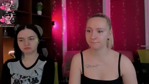 Snapshot of mila_glow chatting on February 2026 06:40:02 AM mila_glow online show from February 2026 06:40:02 AM