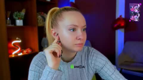 Snapshot of mila_glow chatting on February 2026 12:22:02 PM mila_glow online show from February 2026 12:22:02 PM