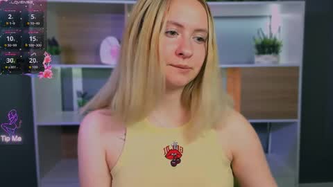 Snapshot of mila_glow chatting on April 2026 02:27:02 AM mila_glow online show from April 2026 02:27:02 AM