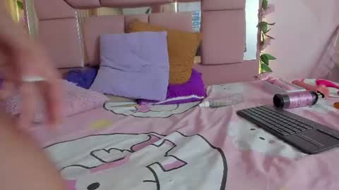 mila_grace_ online show from July 2026 07:07:02 PM