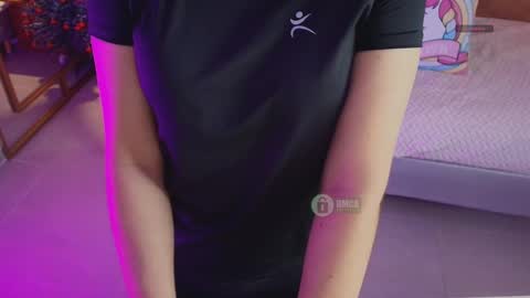 Milena  online show from December 2025 11:03:02 AM