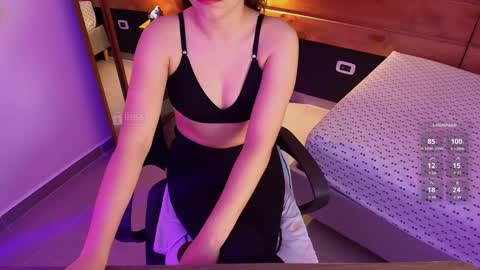 Snapshot of mila_kiitty chatting on May 2026 11:27:02 AM Milena online show from May 2026 11:27:02 AM