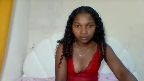 Snapshot of mila_lunah chatting on May 2026 01:44:02 AM mila_lunah online show from May 2026 01:44:02 AM