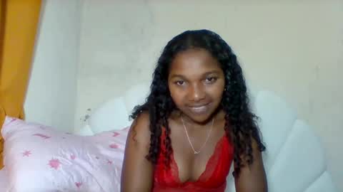 Snapshot of mila_lunah chatting on May 2026 03:29:01 PM mila_lunah online show from May 2026 03:29:01 PM