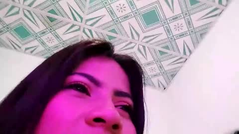 Snapshot of mila_rey25_ chatting on September 2025 04:25:01 AM laura online show from September 2025 04:25:01 AM