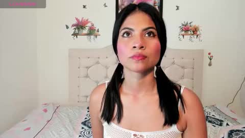 Snapshot of mila_rey25_ chatting on November 2025 05:18:02 AM laura online show from November 2025 05:18:02 AM