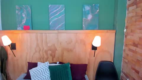 Mila and samy online show from December 2025 11:59:01 AM