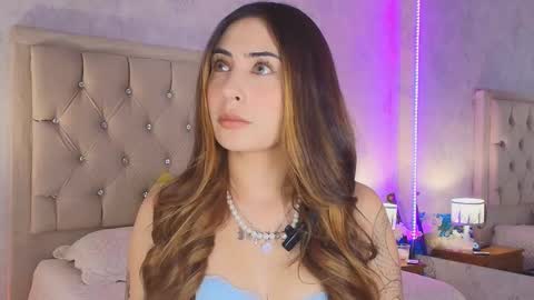 Snapshot of mila_smirnovavk chatting on February 2026 04:10:01 AM MILA online show from February 2026 04:10:01 AM