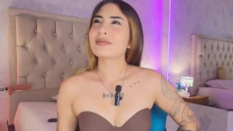 Snapshot of mila_smirnovavk chatting on February 2026 04:06:01 AM MILA online show from February 2026 04:06:01 AM