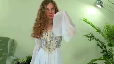 Mila online show from May 2026 05:24:01 AM