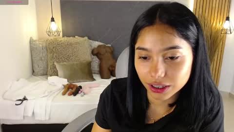 Snapshot of milaa_star chatting on May 2026 03:57:02 AM milaa_star online show from May 2026 03:57:02 AM