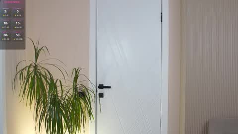 Snapshot of milabunny_ chatting on November 2025 10:04:02 AM Mila and u can call me sweet bunny online show from November 2025 10:04:02 AM