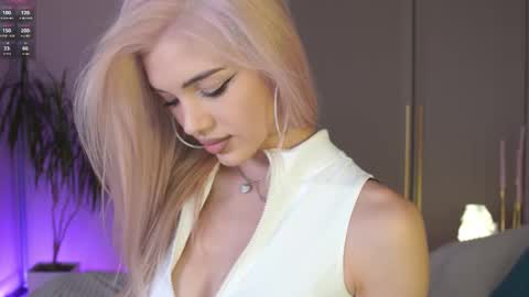 Snapshot of milabunny_ chatting on February 2026 11:10:01 AM Mila and u can call me sweet bunny online show from February 2026 11:10:01 AM