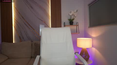 milacrave online show from December 2025 11:38:02 AM