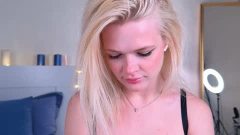 Miss Cutie online show from March 2026 04:31:01 AM