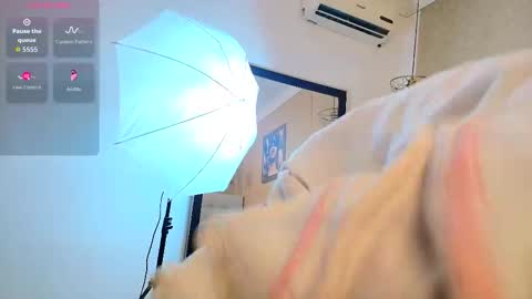 Snapshot of miladiosa chatting on November 2025 12:04:01 PM miladiosa online show from November 2025 12:04:01 PM