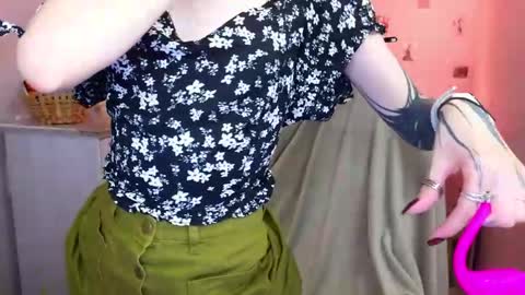 Snapshot of miladuales chatting on May 2026 12:45:02 PM Mila online show from May 2026 12:45:02 PM