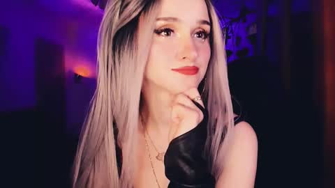 MiladyJolie online show from September 2025 03:17:01 AM