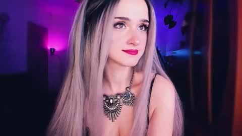 MiladyJolie online show from November 2025 10:00:02 PM