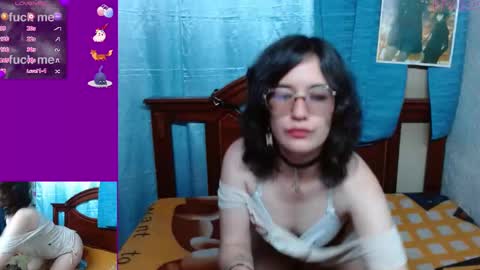 Snapshot of milalunala chatting on February 2025 01:43:01 AM Mila-Lunala online show from February 2025 01:43:01 AM