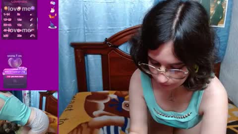 Snapshot of milalunala chatting on February 2025 01:51:01 AM Mila-Lunala online show from February 2025 01:51:01 AM