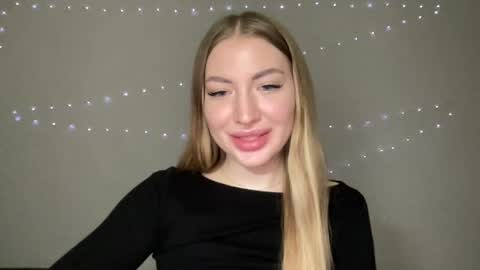 Milana online show from December 2024 06:46:02 PM