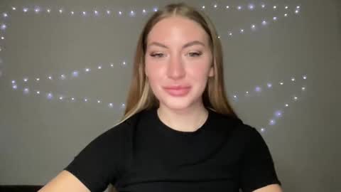 Milana online show from December 2024 12:19:02 PM