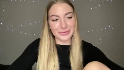 Milana online show from December 2024 07:21:02 PM