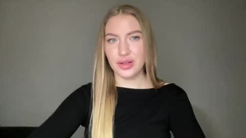 Milana online show from January 2025 11:33:01 AM