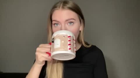 Milana online show from January 2025 07:00:02 PM