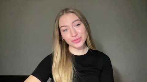 Milana online show from January 2025 07:59:02 PM