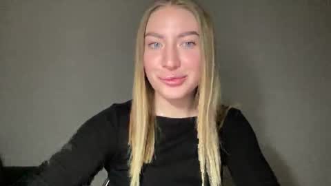 Milana online show from January 2025 08:41:01 PM