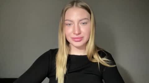 Milana online show from January 2025 06:43:01 PM