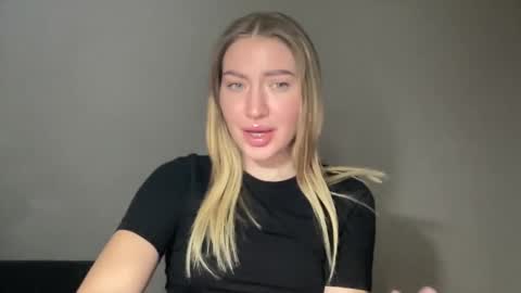 Milana online show from January 2025 08:28:01 PM