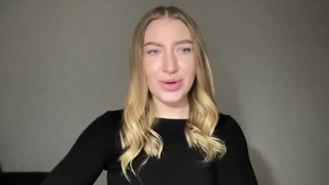 Milana online show from January 2025 01:36:02 PM