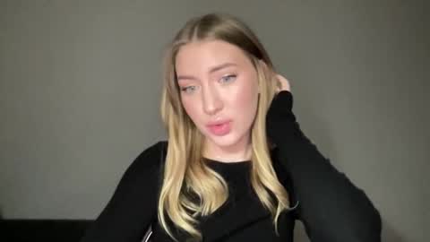 Milana online show from January 2025 07:13:02 PM