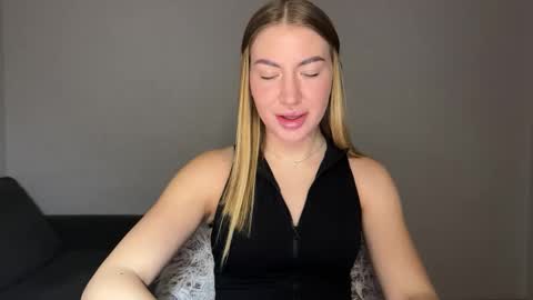 Milana online show from February 2025 05:54:01 PM