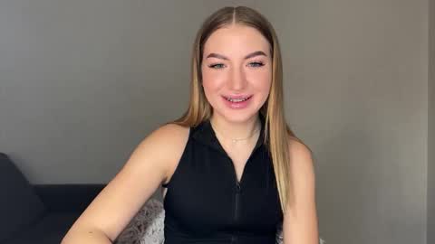 Milana online show from February 2025 11:39:02 AM