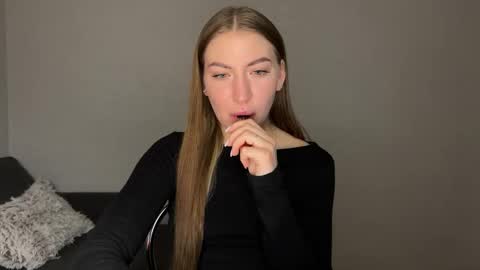 Milana online show from March 2025 06:55:01 PM