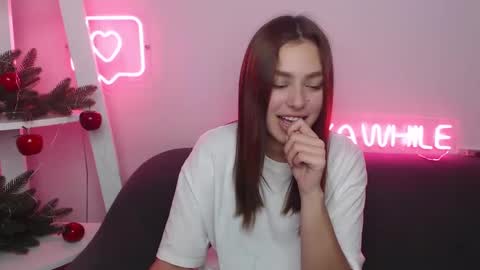 milanaangelas online show from December 2024 10:32:01 AM