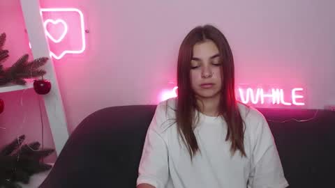 milanaangelas online show from December 2024 05:46:01 PM