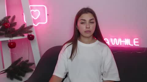 milanaangelas online show from December 2024 05:53:01 AM