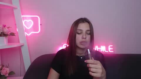 milanaangelas online show from February 2025 05:07:02 PM